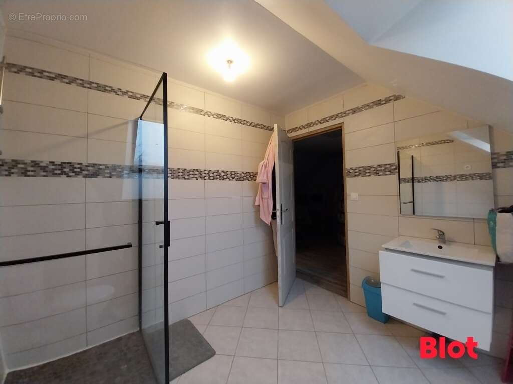 Maison à MINIAC-MORVAN