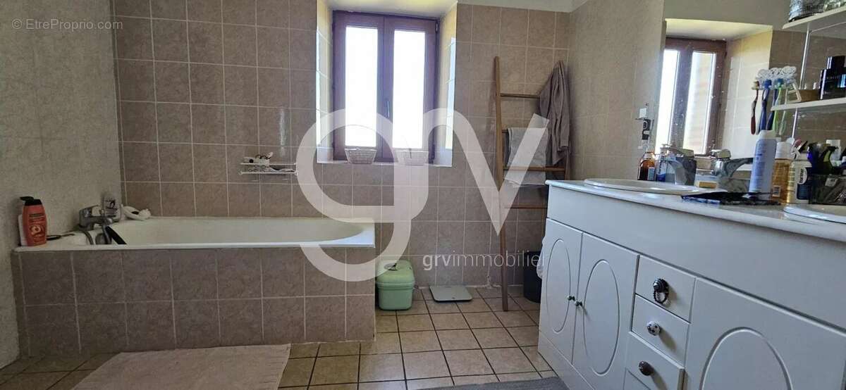 Appartement à LACAPELLE-DEL-FRAISSE