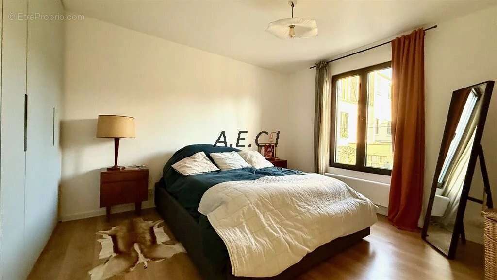 Maison à ASNIERES-SUR-SEINE