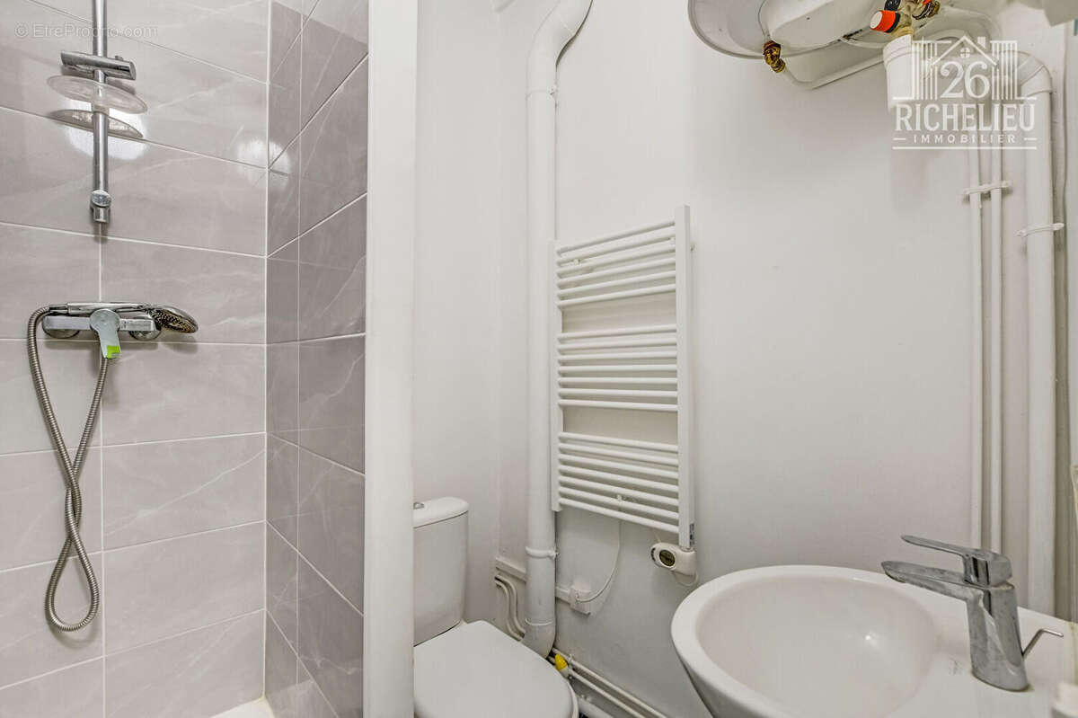 Exclusivité - Studio de charme au coeur du 11ème arrondissement - photo 6