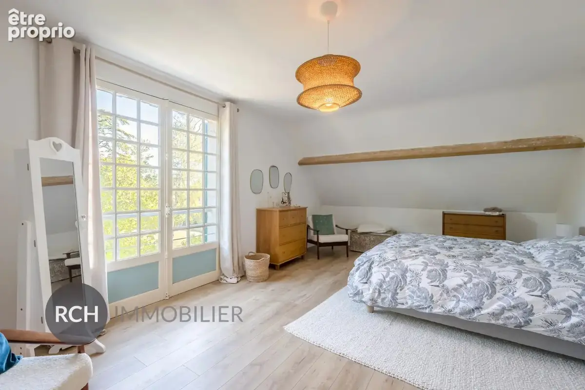 Exclusivité - Grande maison familiale sur un beau jardin au calme - photo 13