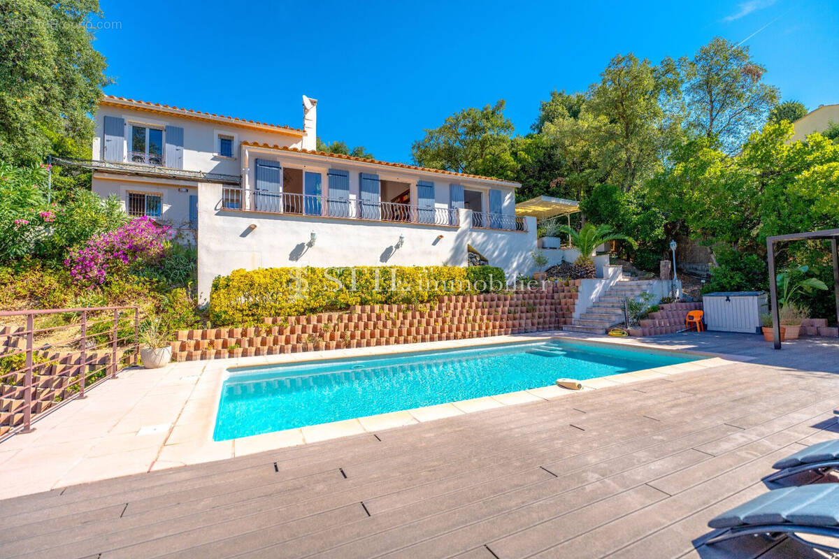 Maison à LES ISSAMBRES