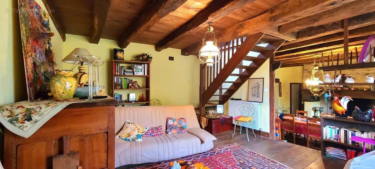 Maison à SAINT-YRIEIX-LA-PERCHE