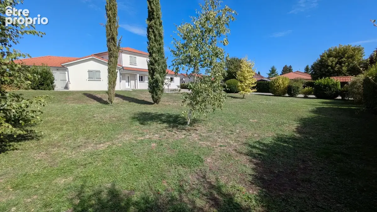 Photo Maison à Chappes au prix de 474 000€