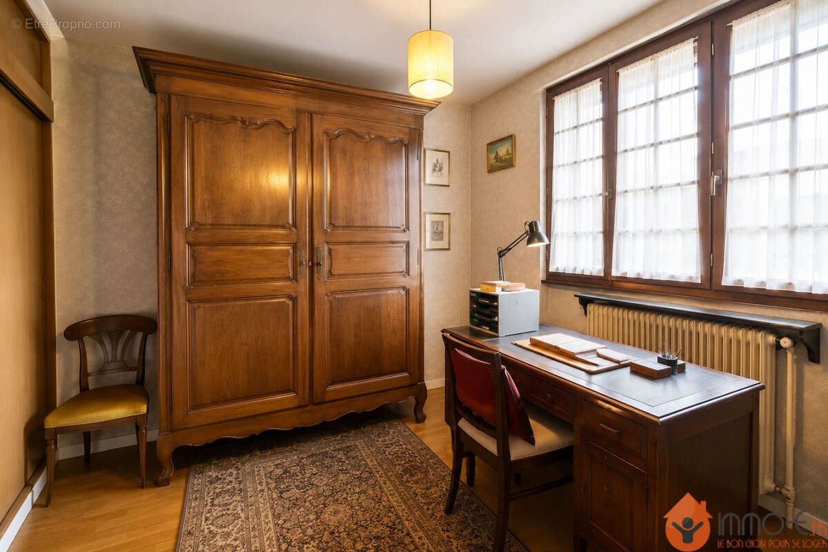 Maison à CONDE-SAINTE-LIBIAIRE