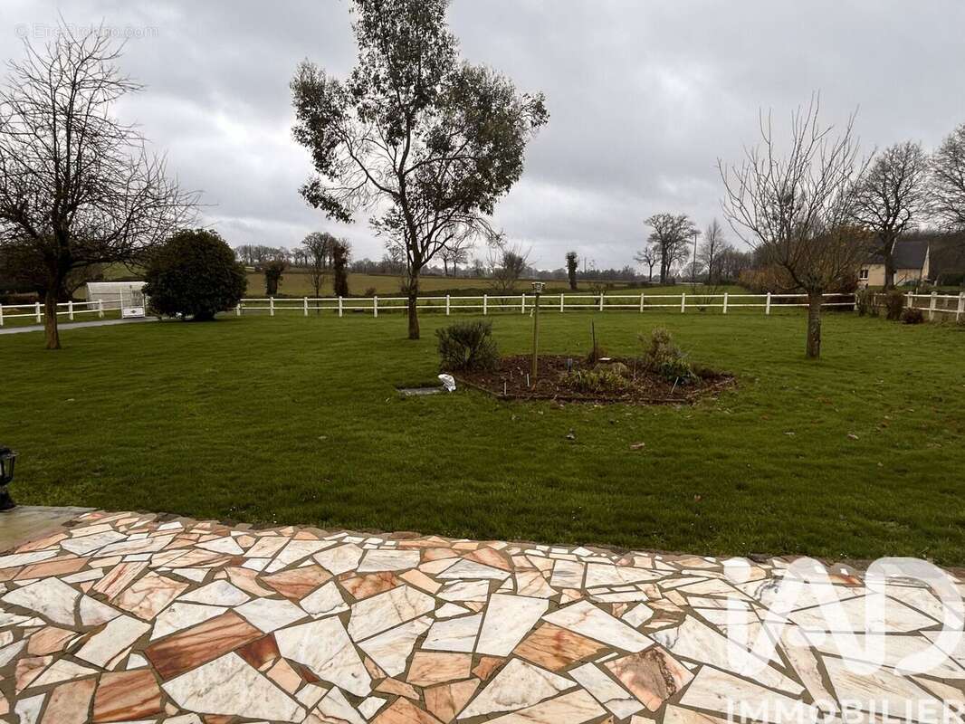 Photo 2 - Maison à VILLEDIEU-LES-POELES