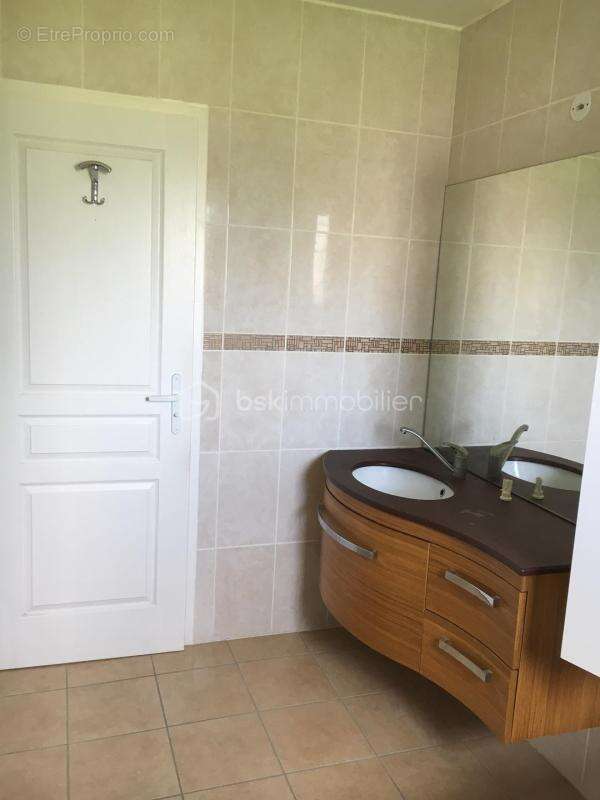Maison plain pied - 2 chambres - garage - photo 9