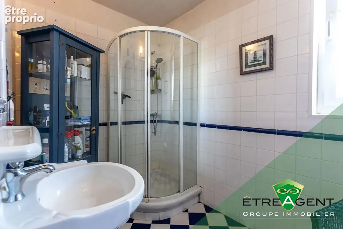 Maison LA NEUVE LYRE - 225 m² - 8 chambres - photo 13