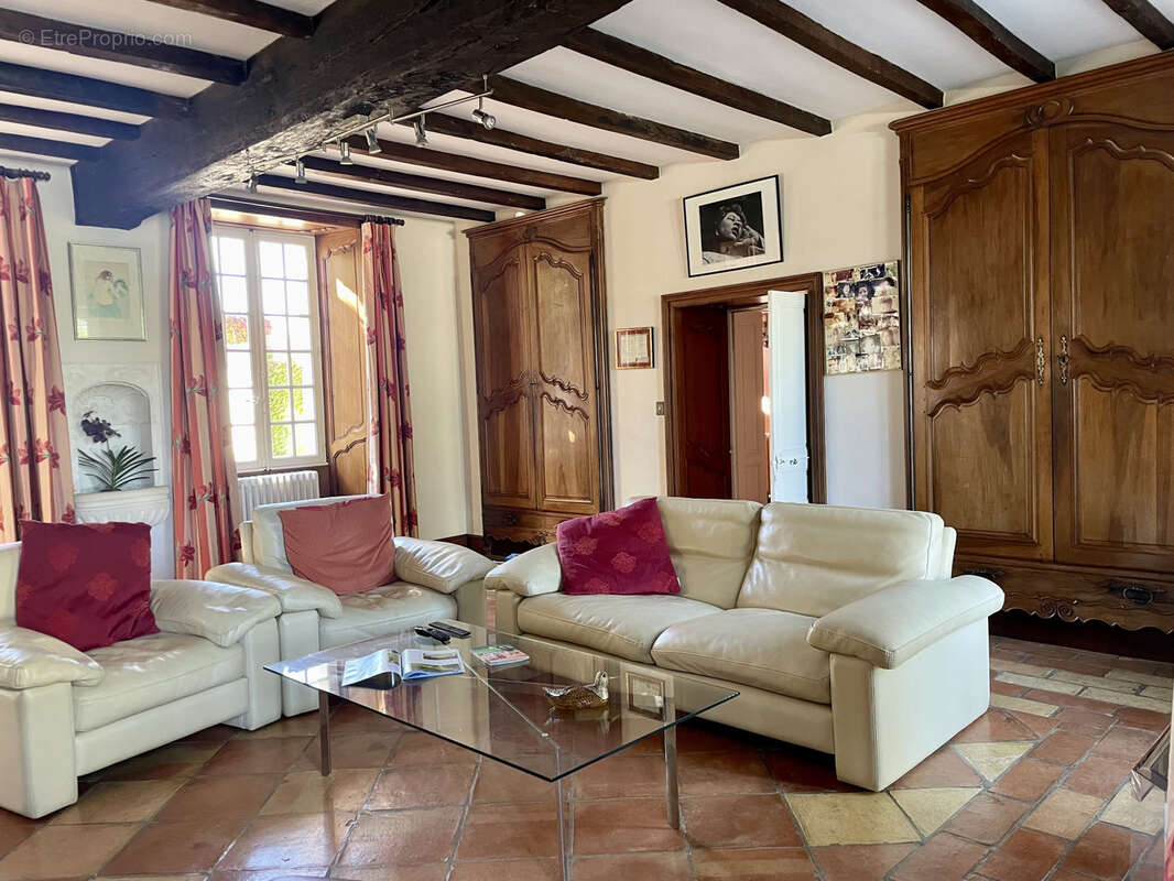 Maison à ROULLET-SAINT-ESTEPHE