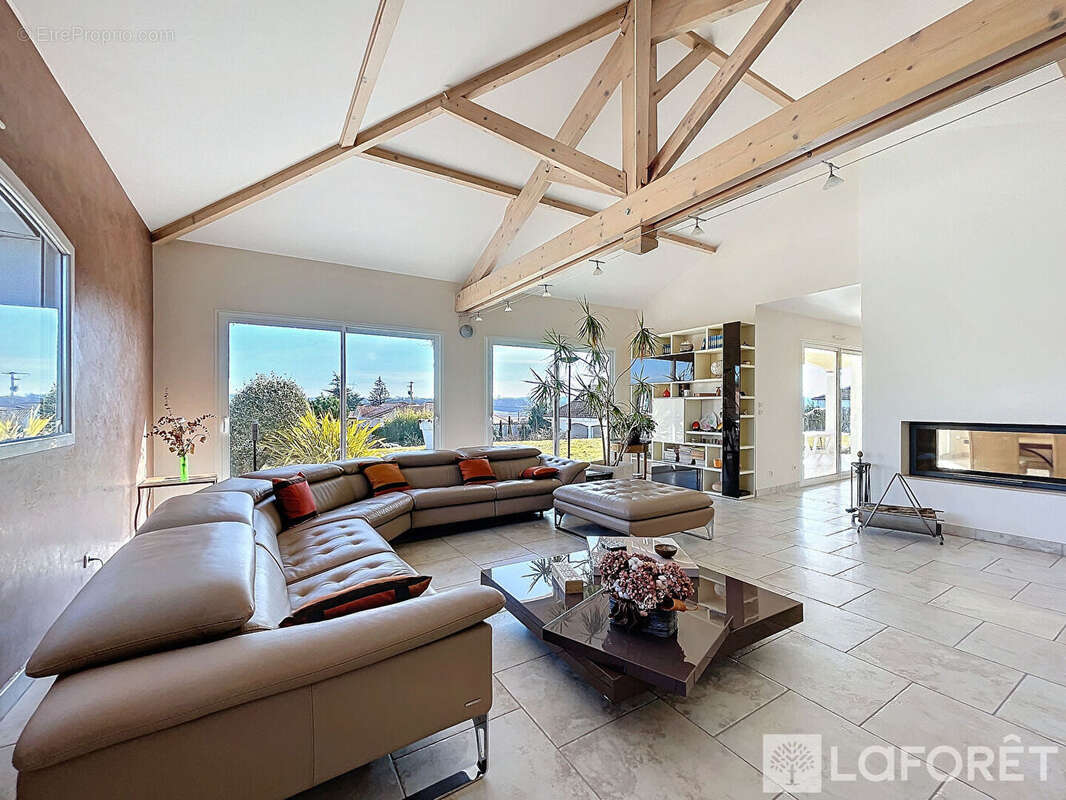 Maison à BOURGOIN-JALLIEU