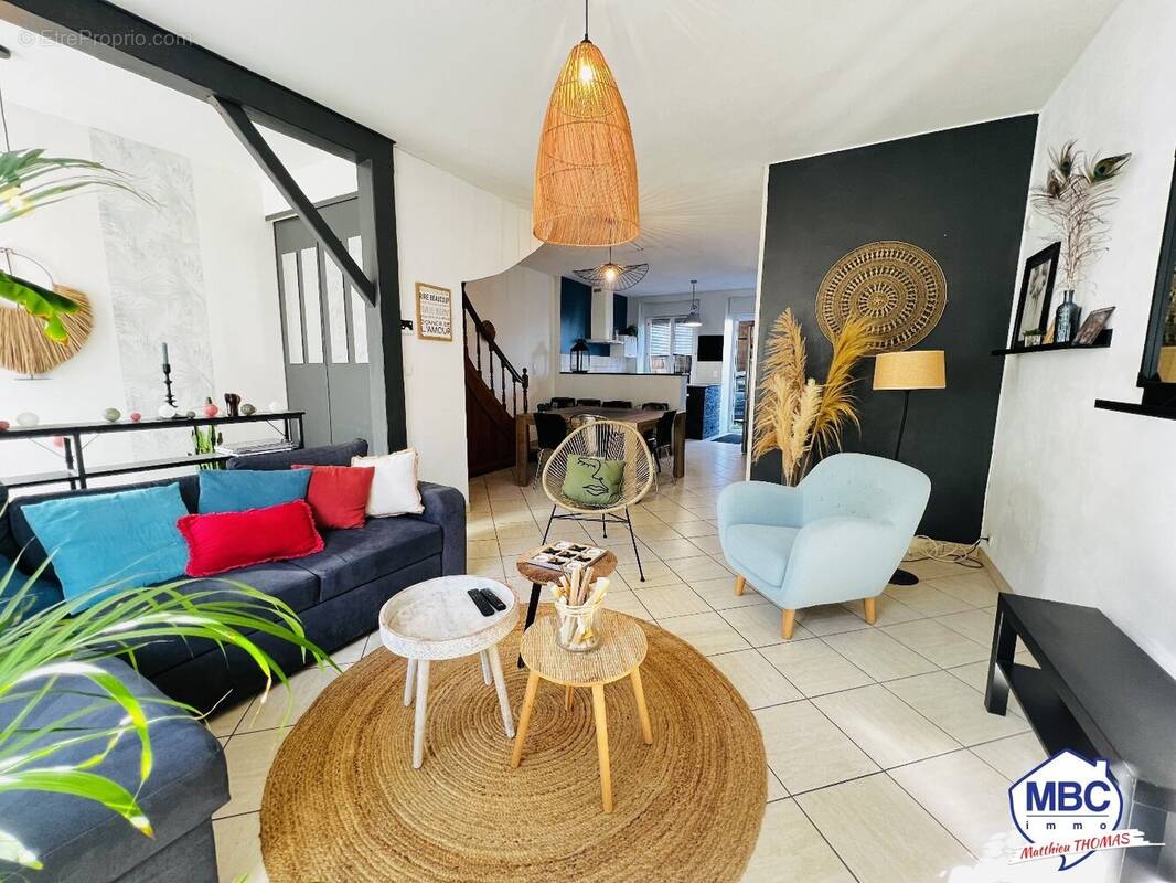 Maison à MONTREVAULT