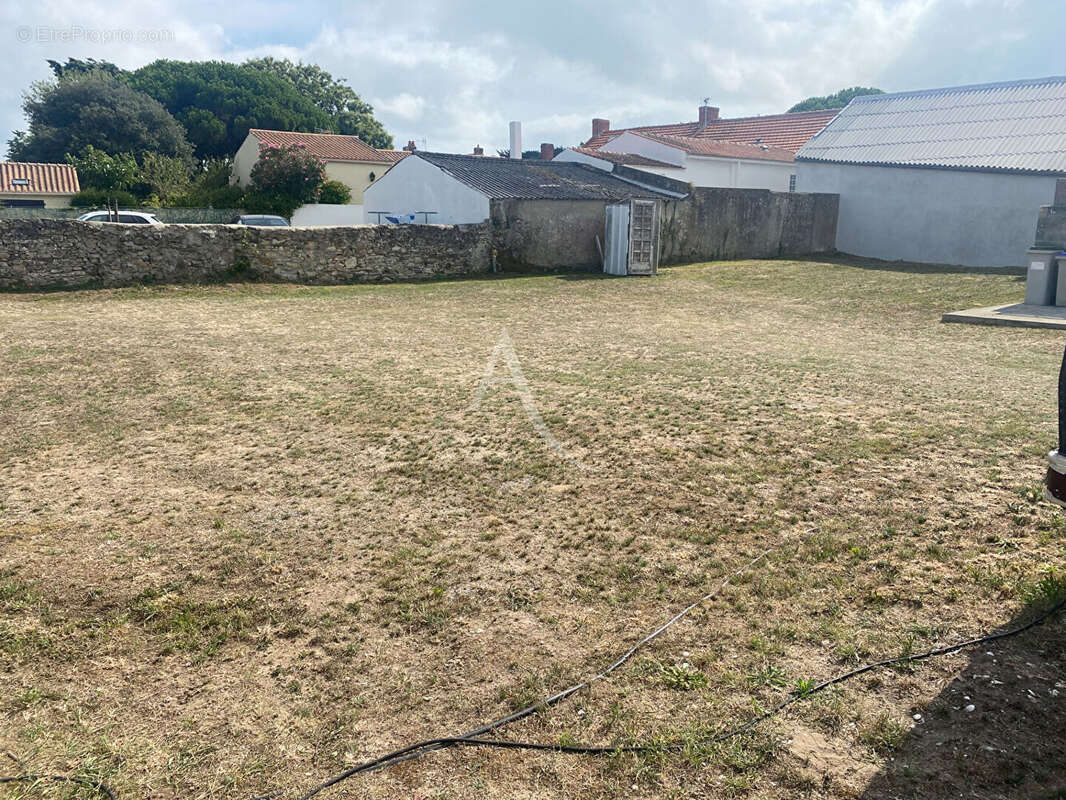 Terrain Barbatre 805 m2 - photo 2