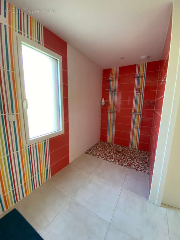 Maison de plain pied-  chauray - 205m2 - photo 12