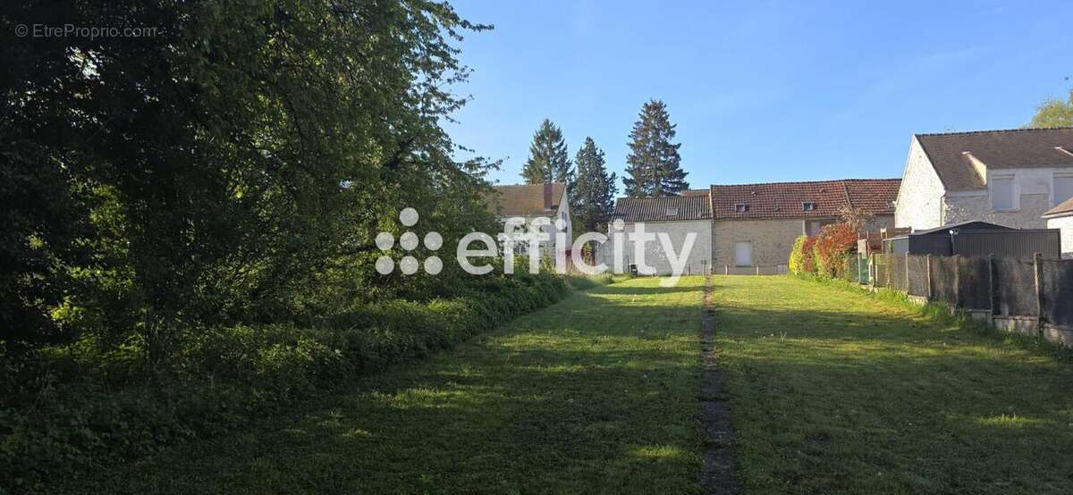 Terrain à BOURAY-SUR-JUINE