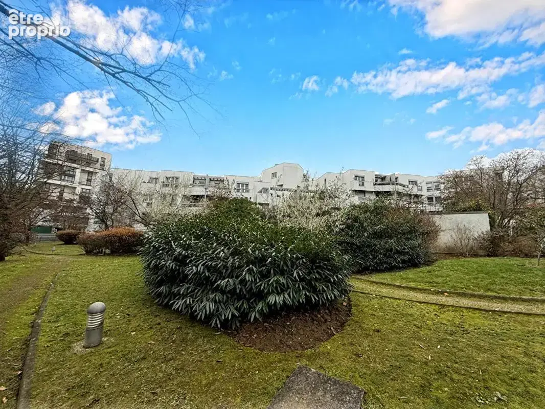 Suresnes centre-ville -  appartement 3 pièce(s) 74 m2 - ascenseur - terrasse - parking - cave - bus au pied de l'appartement - photo 7