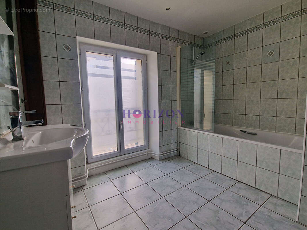 Appartement à LA CHAPELLE-EN-SERVAL