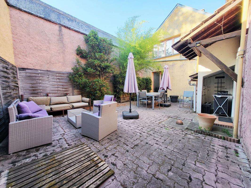 Maison 134m² habitable, 4 chambres, garages, patio et jardin - photo 16