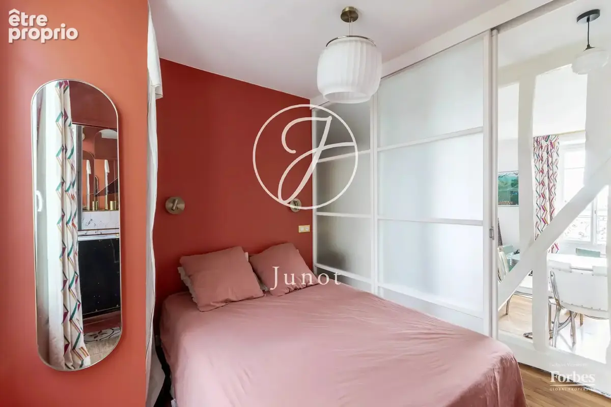 Paris 18e - HAUT MONTMARTRE / RUE BERTHE - Appartement - 2 pièces - 28,15m² Carrez - 1 chambre sur cour arborée - photo 13