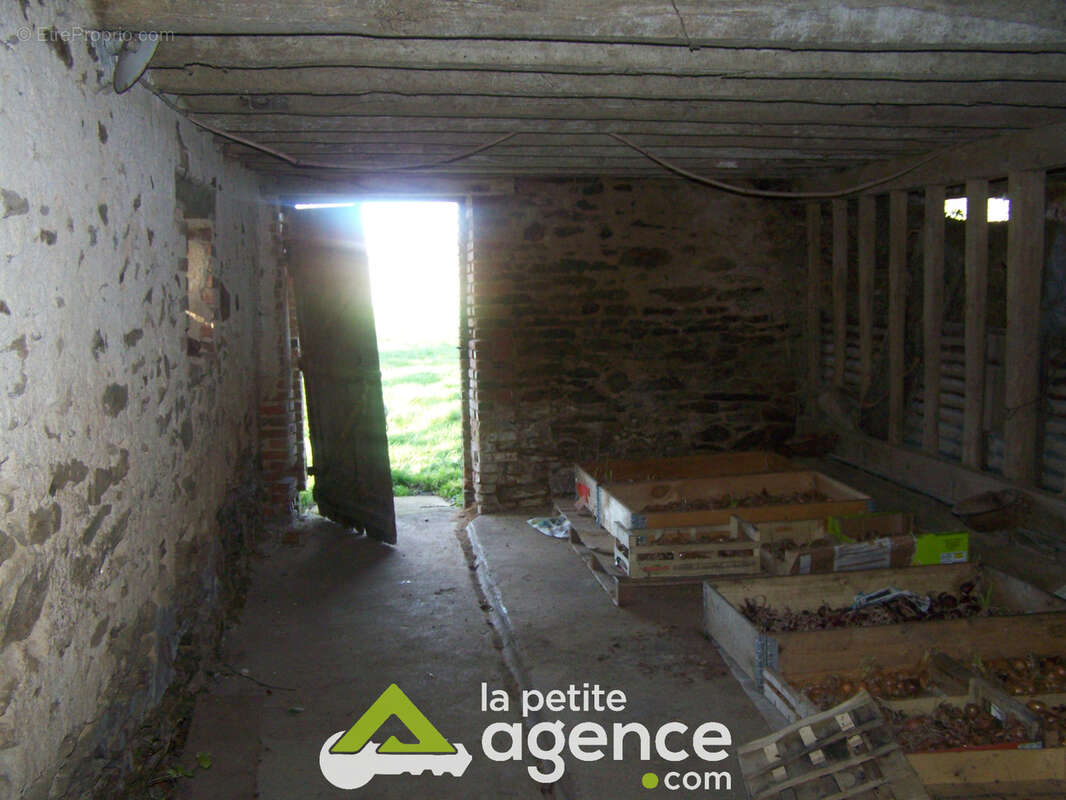 Autre à NEUVY-SAINT-SEPULCHRE