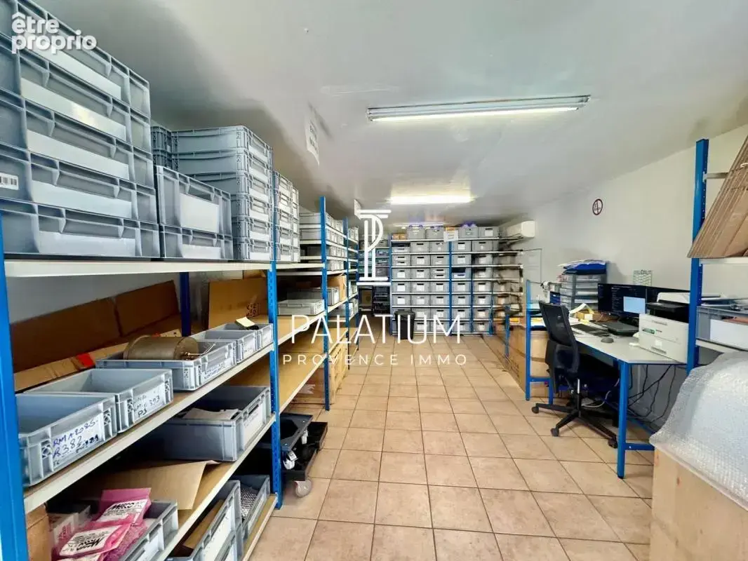 Local commercial de 85 m² avec accès PMR et 2 places – Lançon-Provence - photo 3