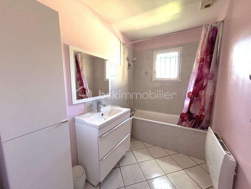 Maison à LONGUEVILLE