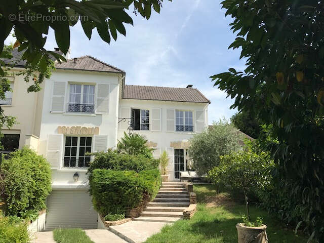 Maison à SAINT-MAUR-DES-FOSSES