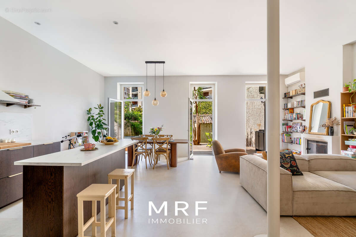 Appartement à MARSEILLE-5E