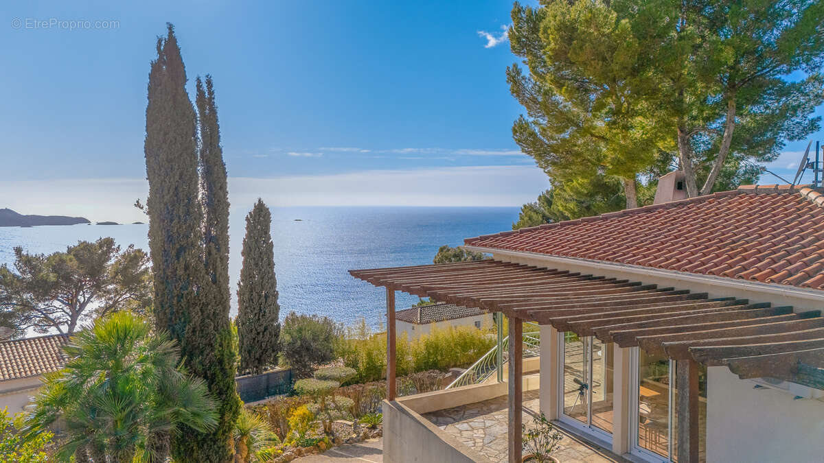 Maison à CARQUEIRANNE