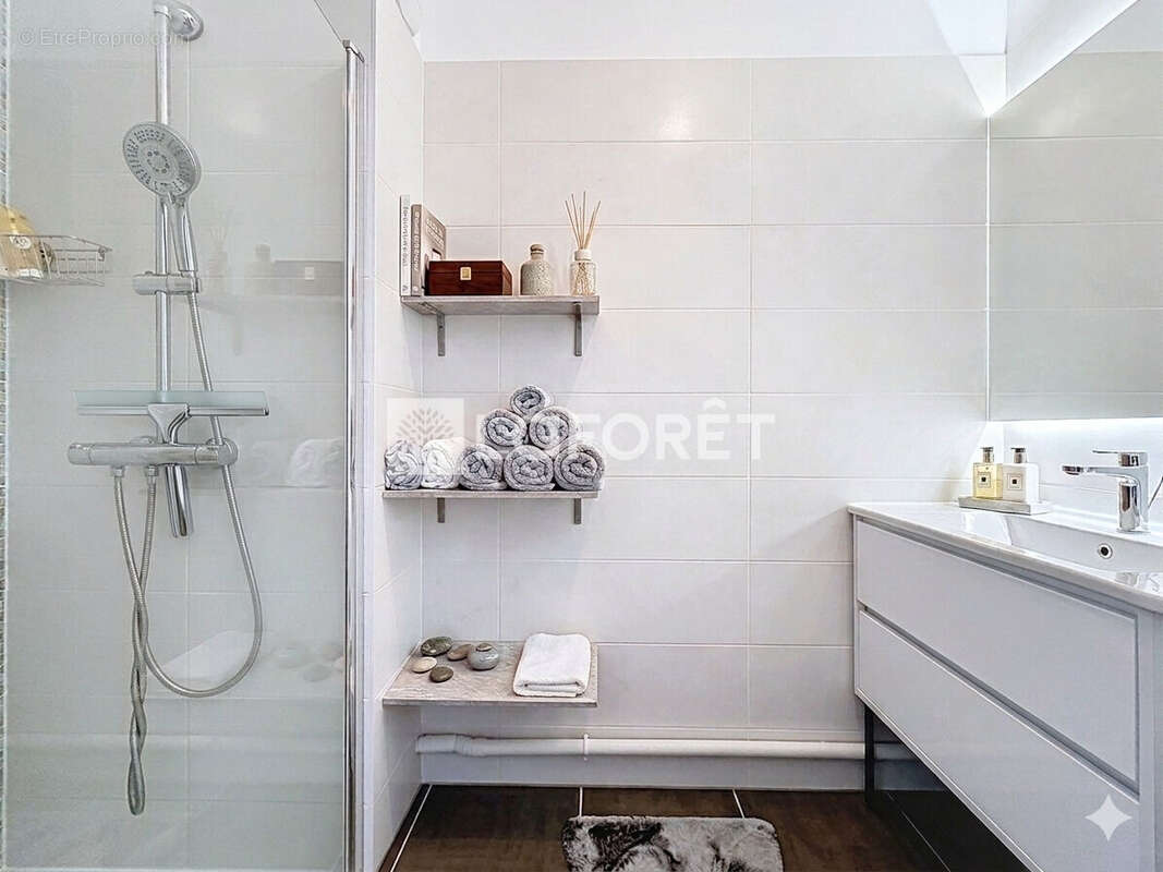 Appartement à SURESNES