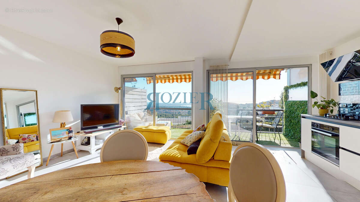 Appartement à VALLAURIS