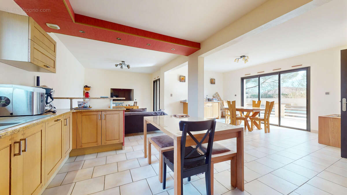 Maison à LA TOUR-DU-CRIEU