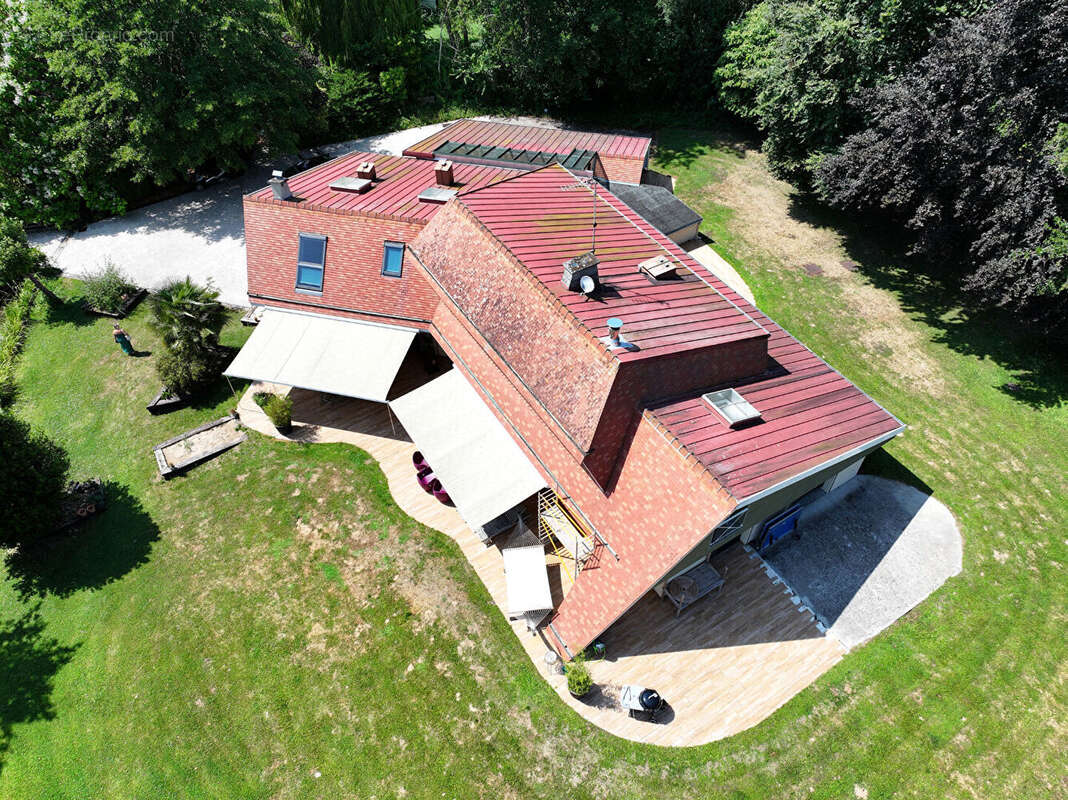 EXCLUSIVITE - THAON - Propriété de 275 m2 sur 9 000 m2 de terrain avec étang - photo 9