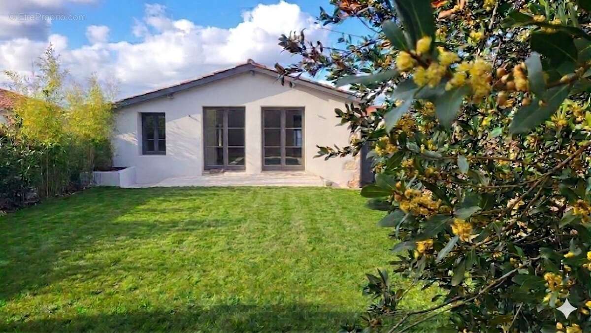 Maison à CHASSELAY