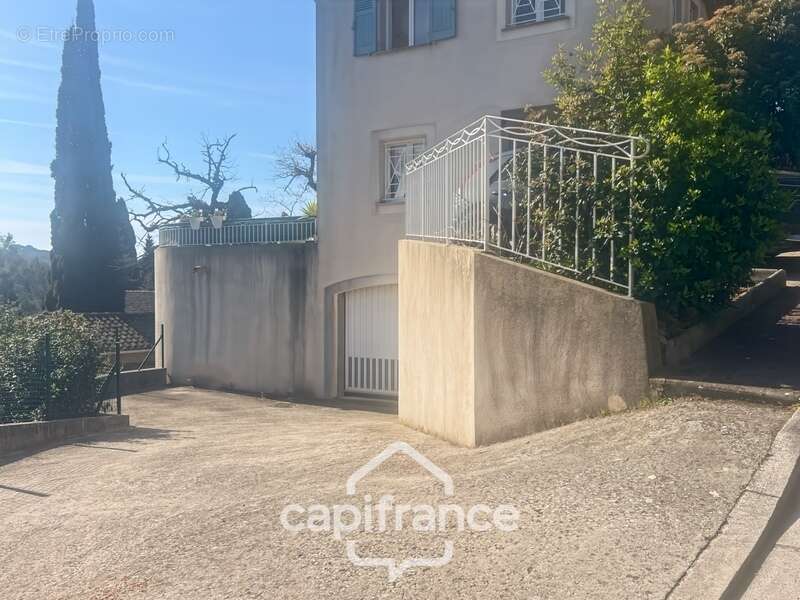 Appartement à HYERES