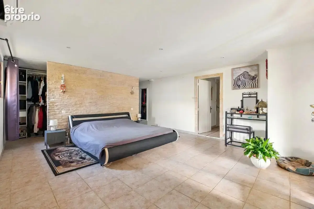 Maison de 6 pièces de 138 m² à Castagniers - photo 9