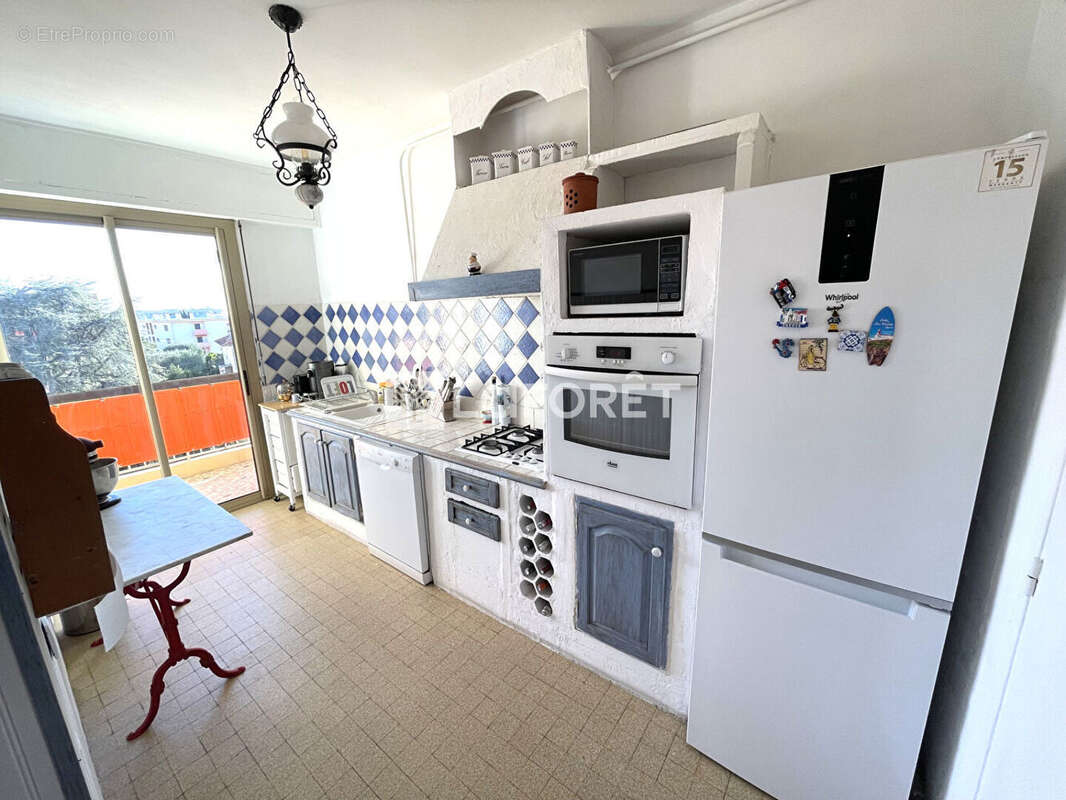 Appartement à SAINT-LAURENT-DU-VAR