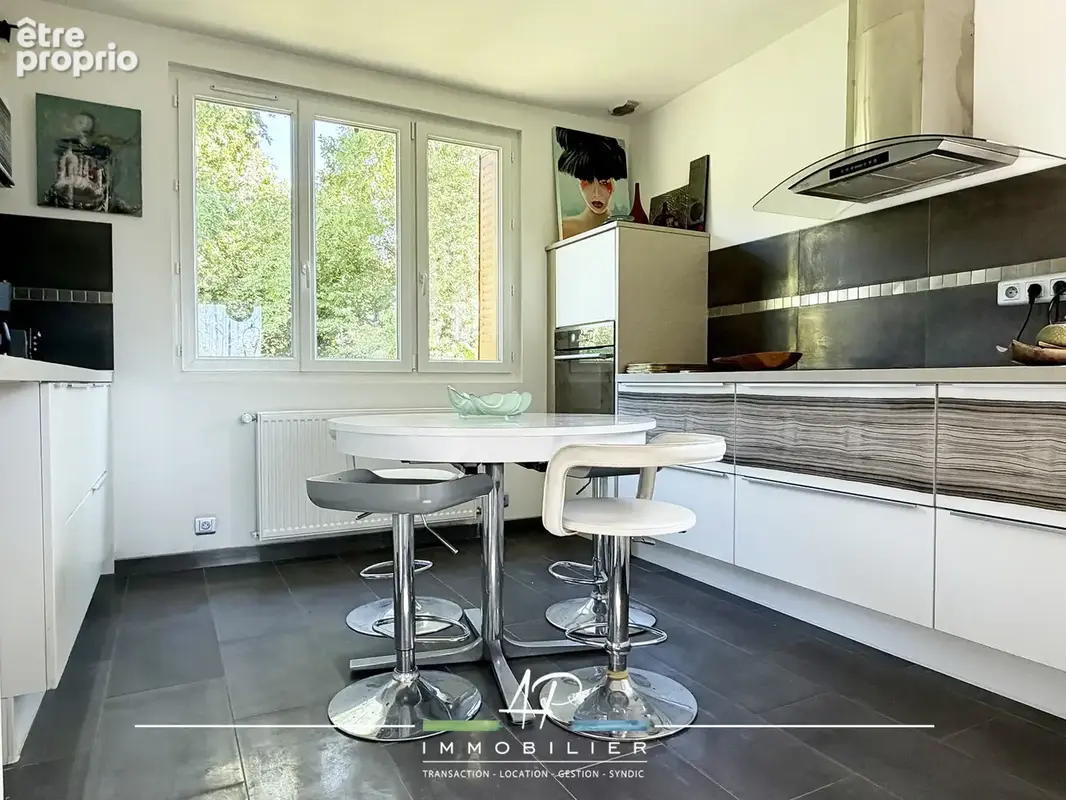 Maison familiale en fond d’impasse avec magnifique jardin arboré - photo 5