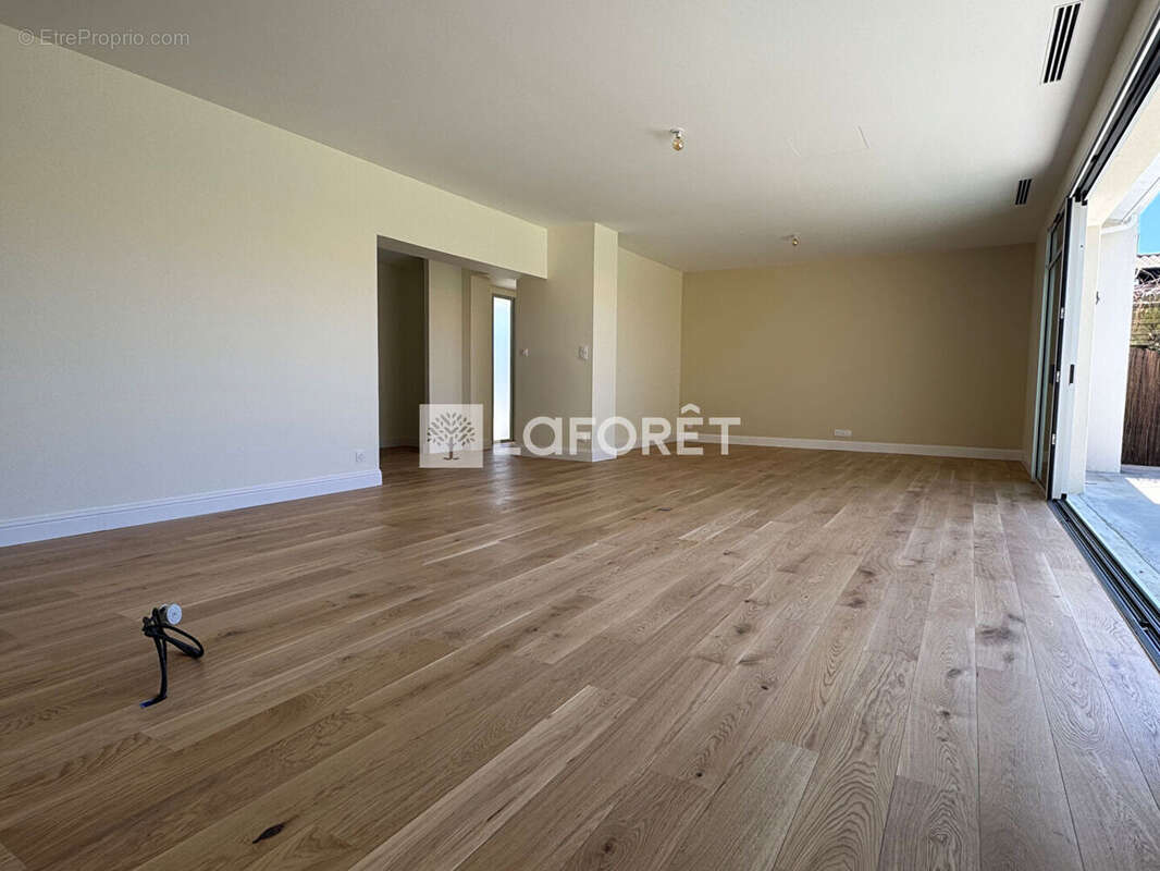 A vendre Maison Eysines 6pièce(s) 150 m² avec son annexe de 40 m² - photo 5