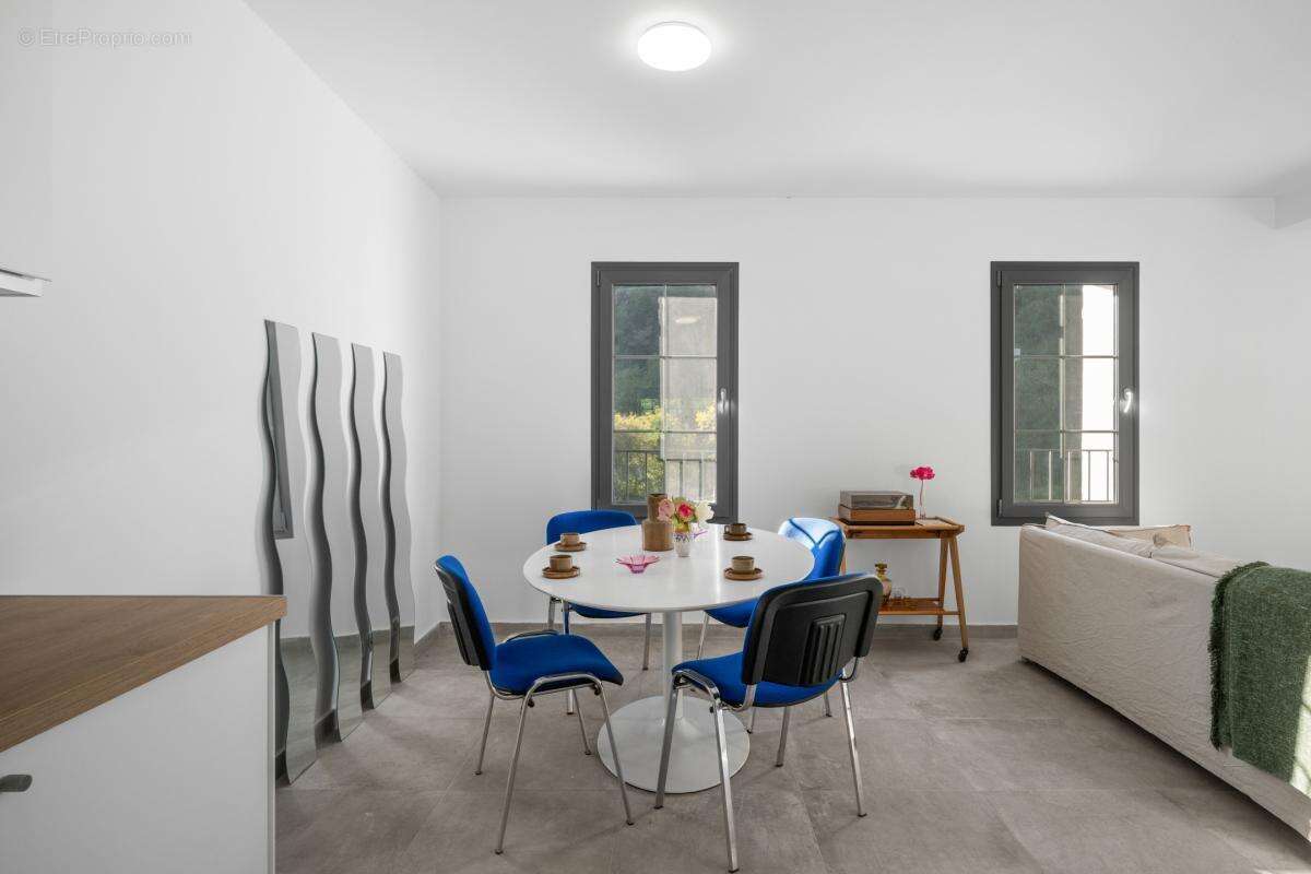 Appartement à TOURRETTE-LEVENS