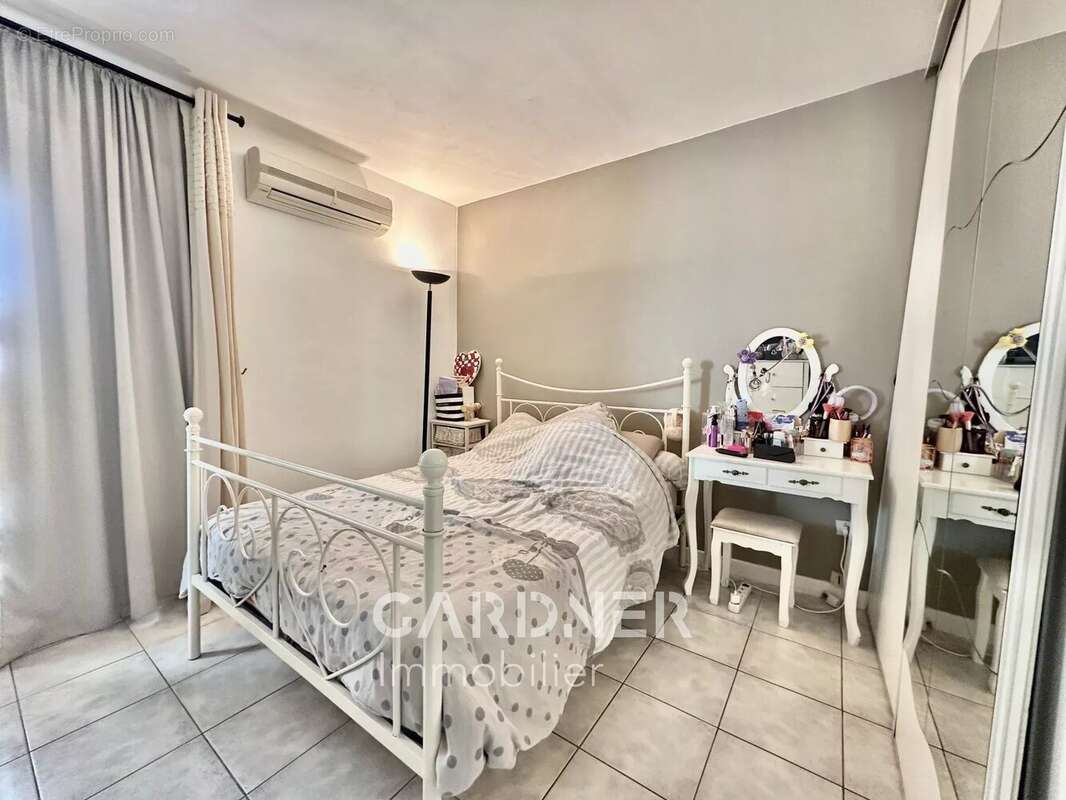 Appartement à MARSEILLE-11E