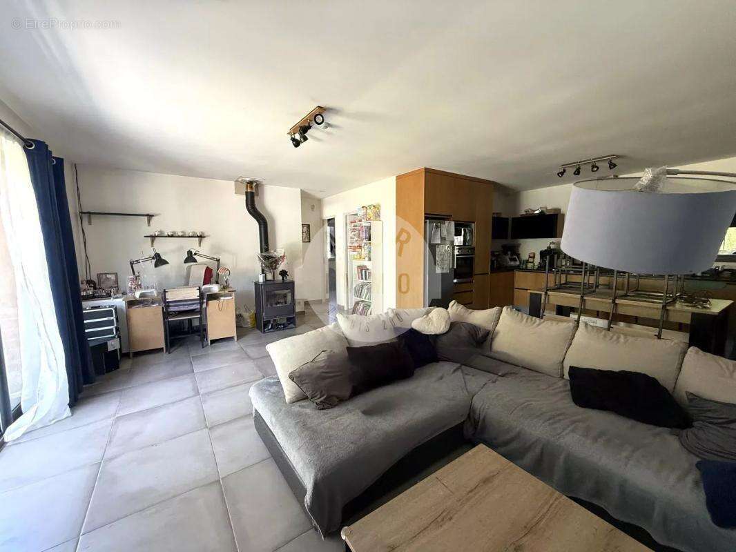 Maison plain-pied T4 récente plan d'Aups terrain plat 887 mètres carrés - photo 14