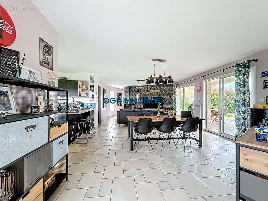 Maison à SAINT-SULPICE