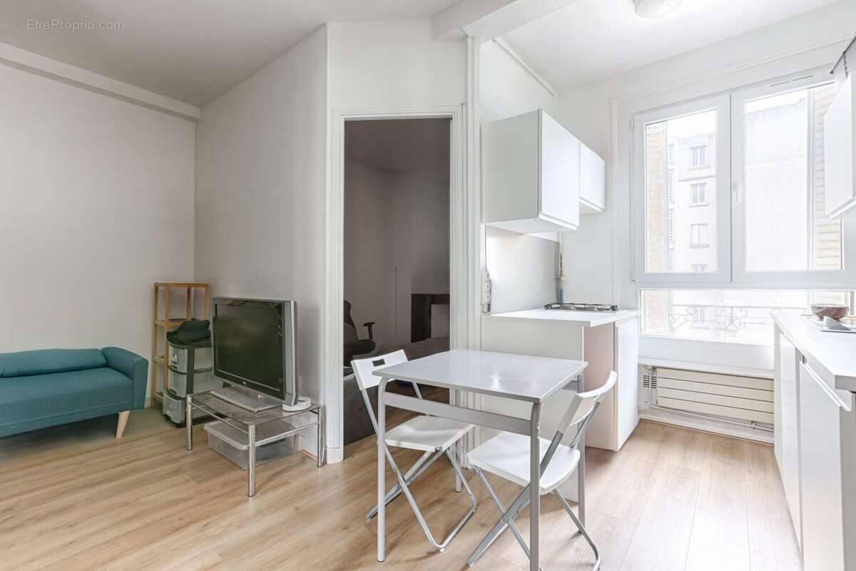 Appartement à COURBEVOIE