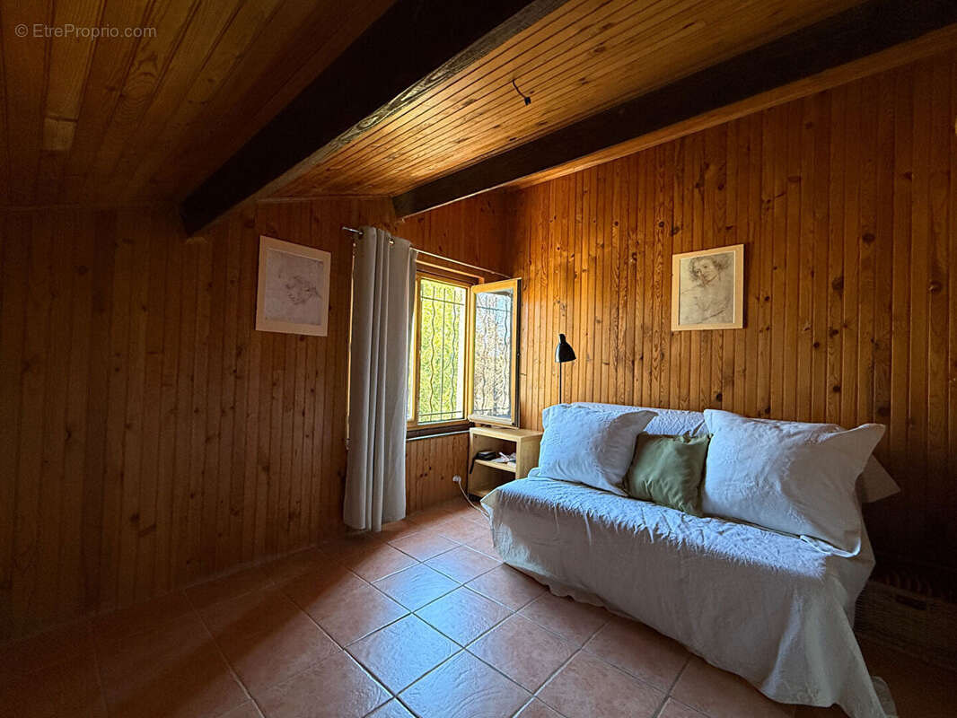 Maison à LA ROQUE-D'ANTHERON