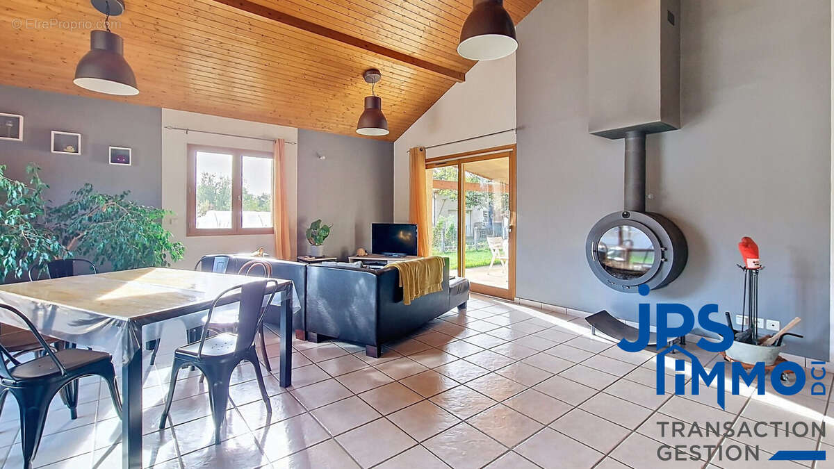 Maison 161 m² à Saint-Marcellin  - photo 2