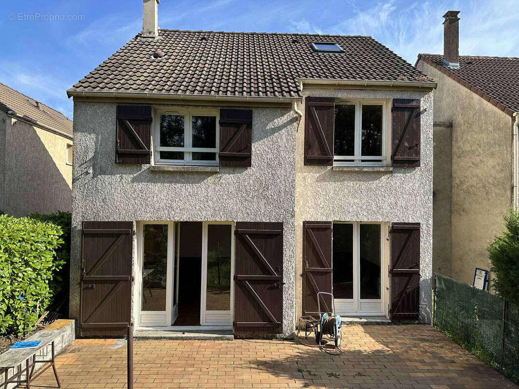 Maison à CHAMPS-SUR-MARNE