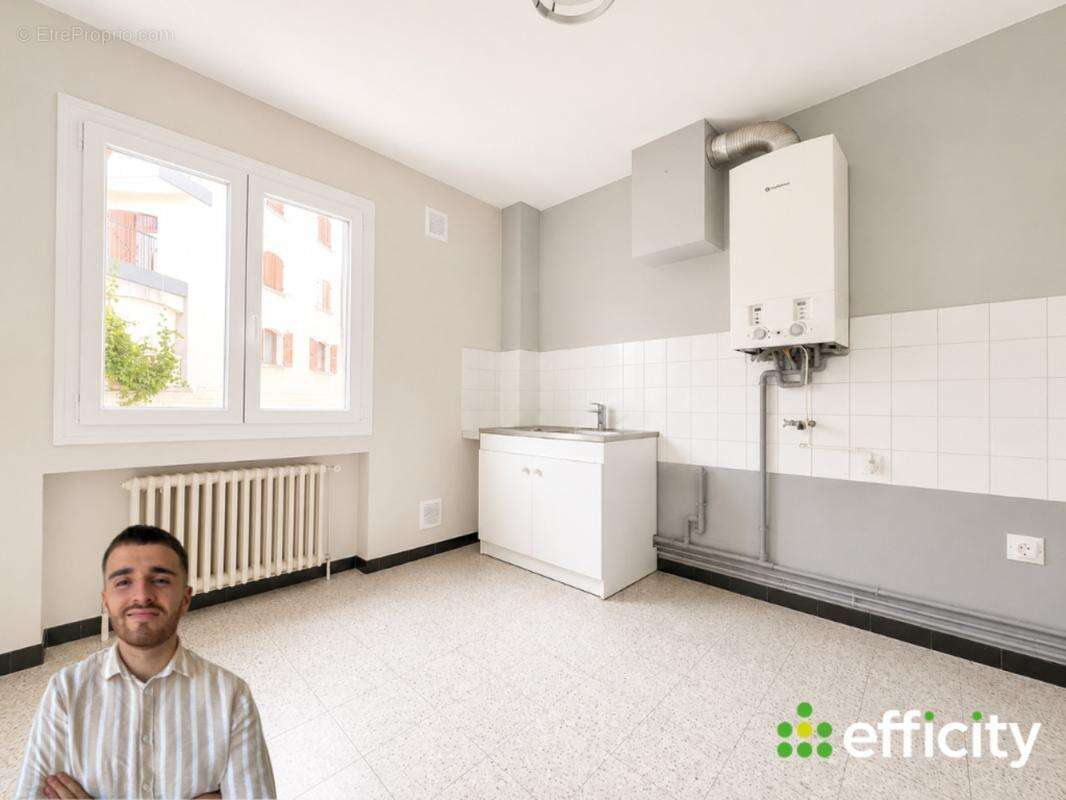 Appartement 210 m² à Saint-Etienne  - photo 5