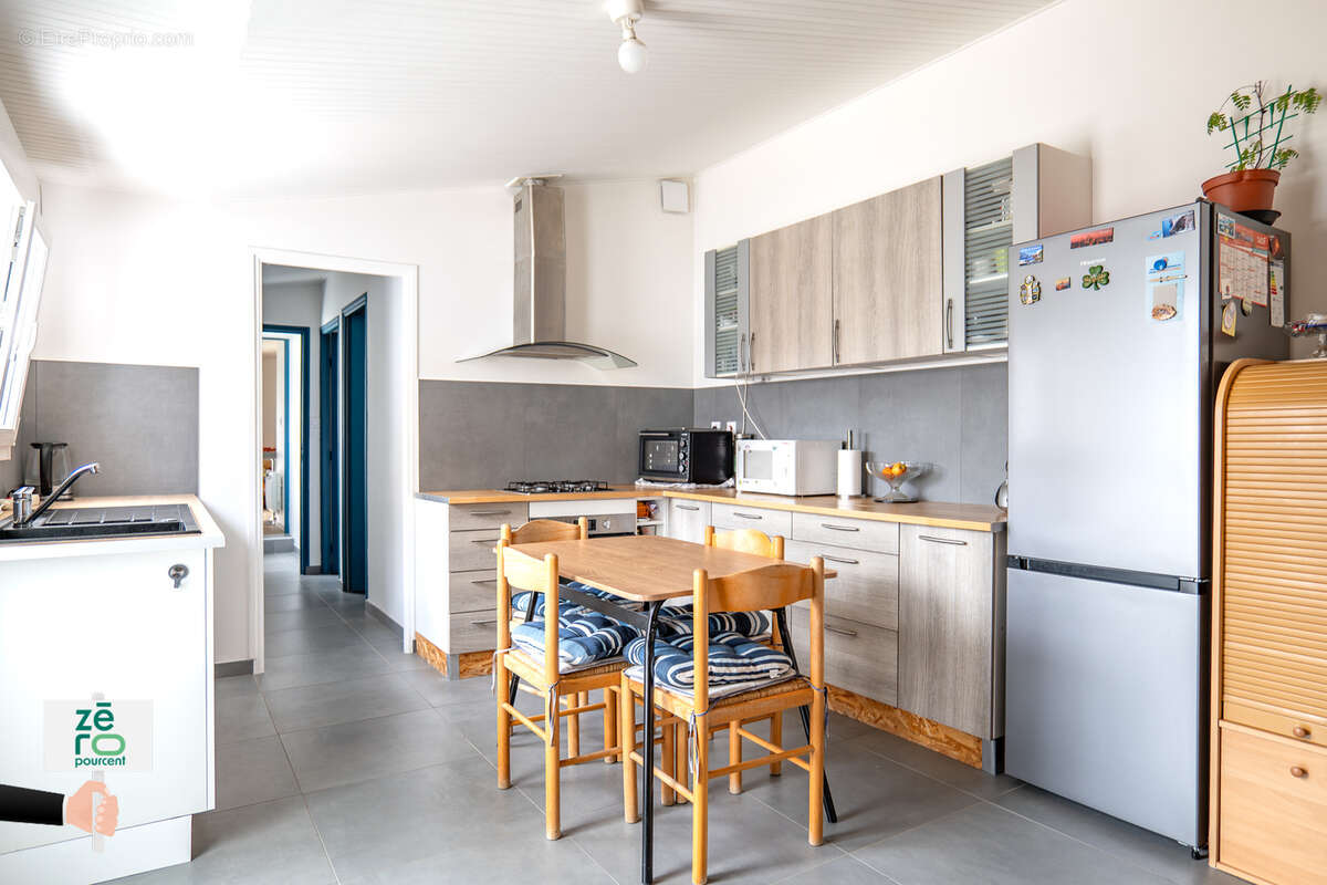 La roche-sur-yon nord   charmant plain-pied 3 chambres avec jardin et garage - photo 7