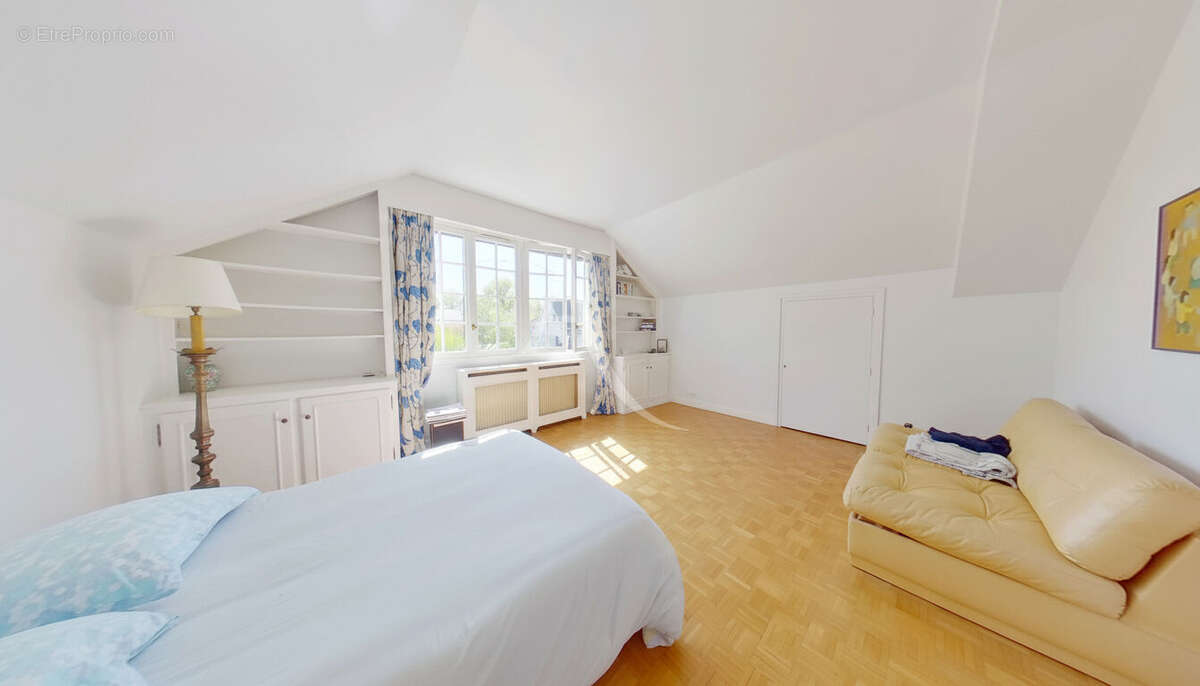 Maison à CHAMPS-SUR-MARNE