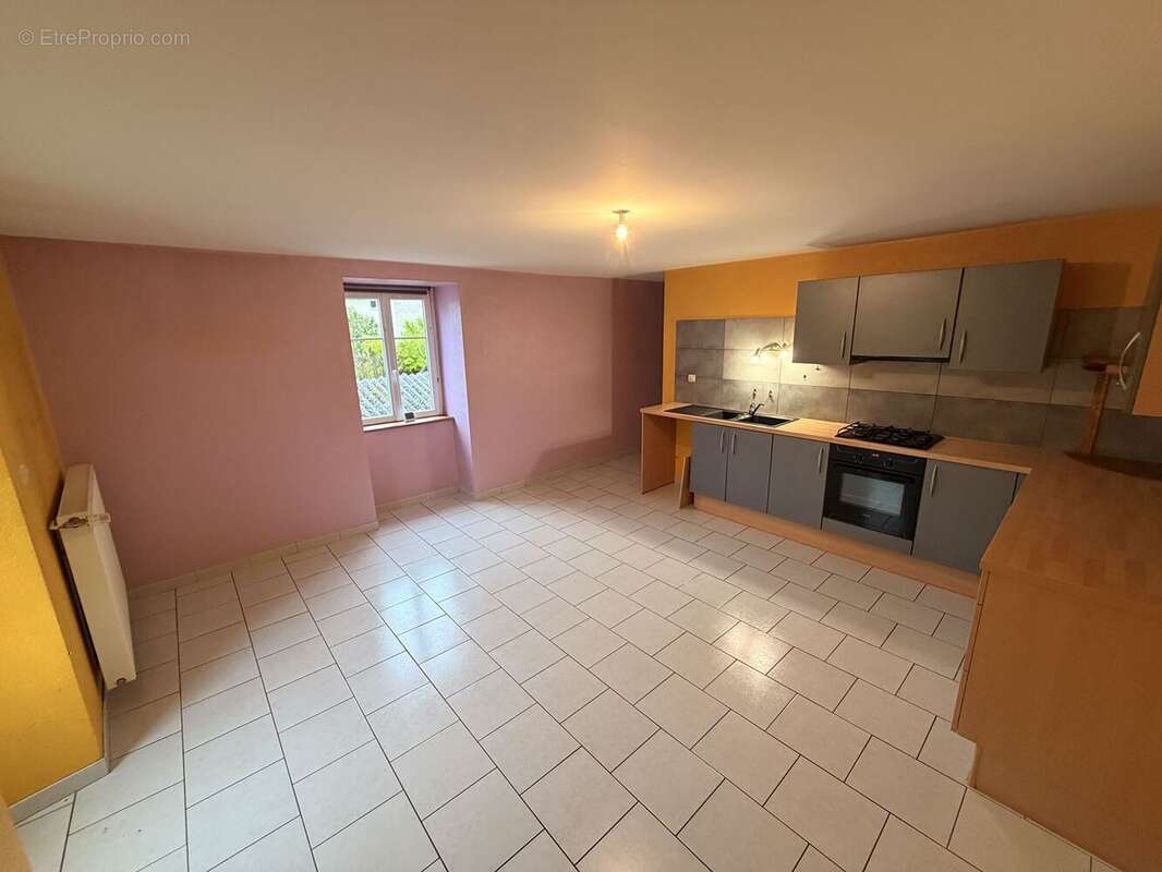 Maison à PORT-SUR-SAONE